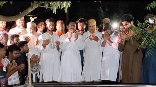 আবরার ফাহাদের কবর জিয়ারতে ডাকসু নেতারা